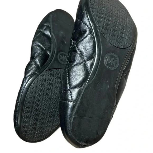 Micheal Kors  shoes,women sz 7, black ballet flats ,MK  metal logo ,quilt look - Picture 9 of 14